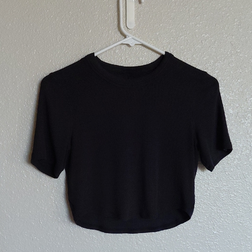 Lululemon Black Hold Tight Straight Hem Cropped T-Shirt